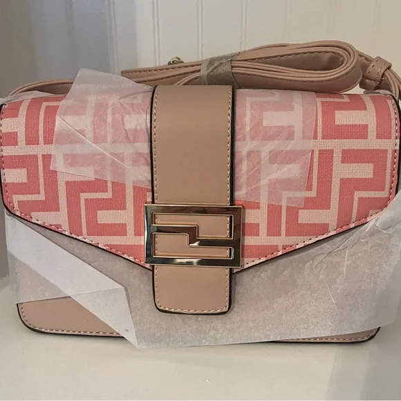Alyssa (Versona) Crossbody Bag | Small Purse | Blush / Coral | NWT - Picture 3 of 8
